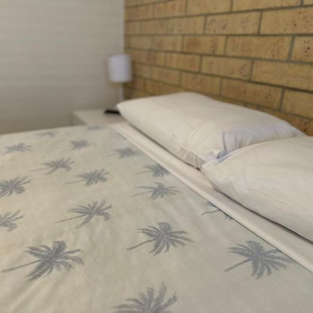 Coolum Budget Accommodation Coolum Beach Exterior photo